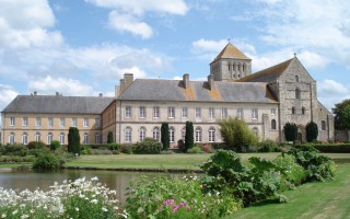 abbaye-de-la-sainte-trinite-de-lessay