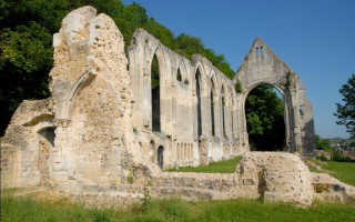 prieure-de-la-sainte-trinite-beaumont-le-roger