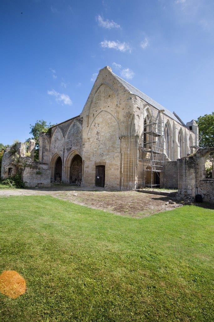 Abbaye de Longues. Crédit photo : Yann Lefebvre _ Philippe Tissier